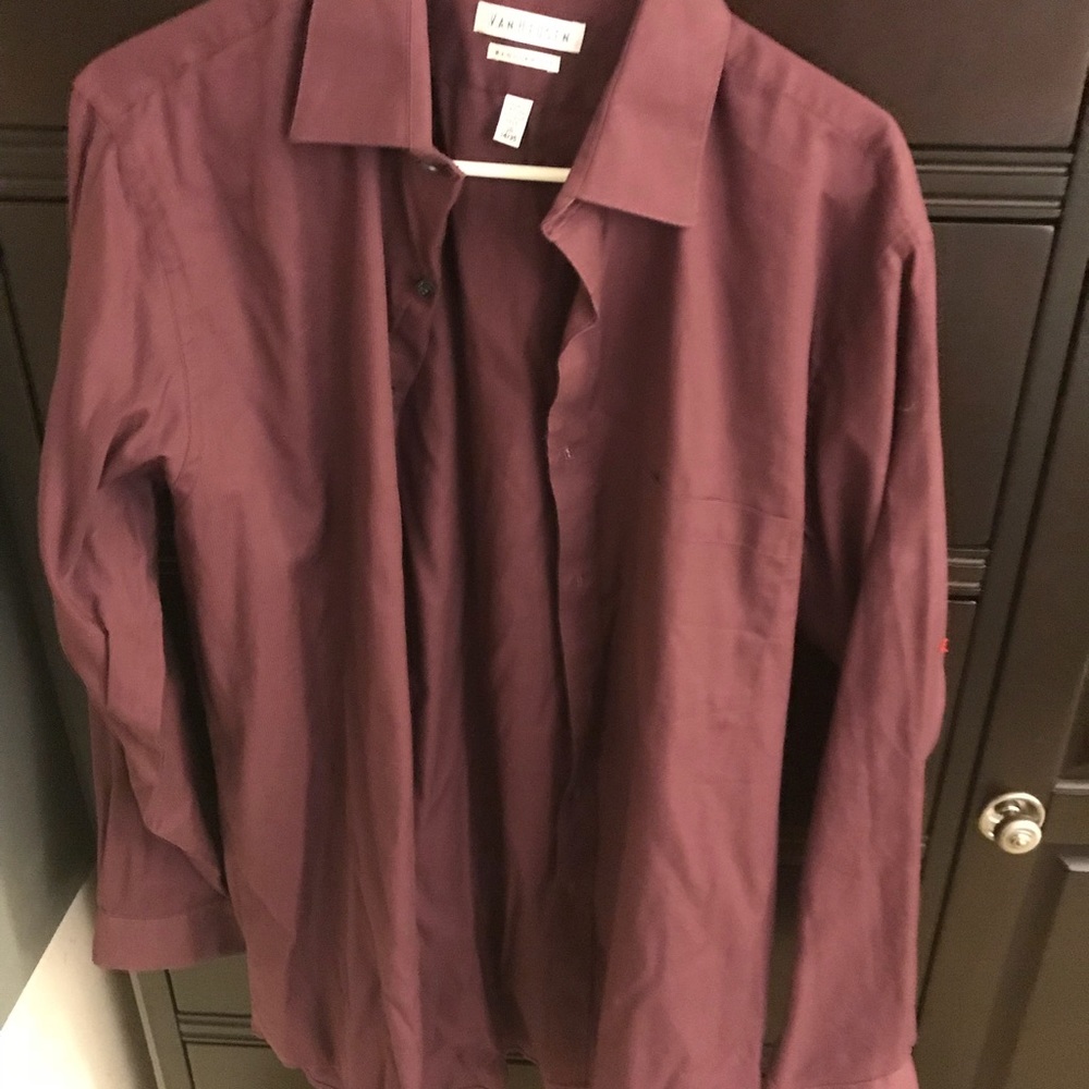 Men’s Plum Van Heusen Button Down Shirt - Picture 1 of 2